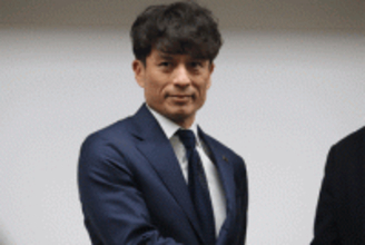 宮本会長の“異例キャリア”にFIFAが注目　インタビューで流暢な英語も披露