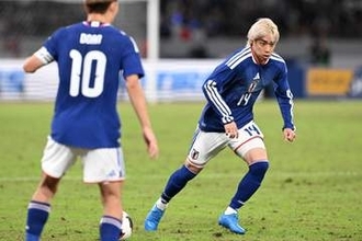 伊東純也、急遽右SB起用　コーチから「待って、残って」…上がりたくて「ウズウズ」