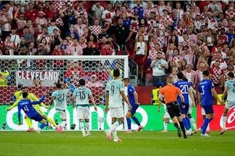 W杯で前代未聞の「アディショナルタイム19分」　表示は10分も…ポルトガル×クロアチアの一戦で