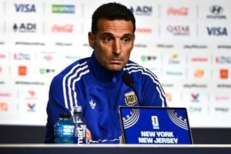 メッシの代表去就「彼自身が答えるべき」　アルゼンチン監督が賛辞「サッカー史上最高の選手」