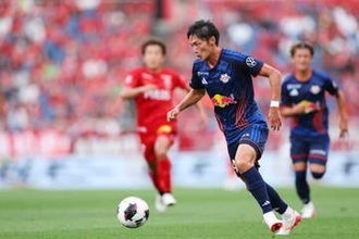 「早くJ1で見たい」25歳　キレキレドリブル→鮮烈弾…浦和圧倒で「海外移籍秒読みです」