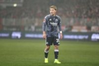 日本代表MFが急失速「振り回された」　34億円で加入も…苦境に現地注目「少なすぎる」