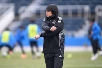 中村俊輔コーチの”足元”が「意外だな」　指導姿に脚光「勝手にイメージ持ってた」