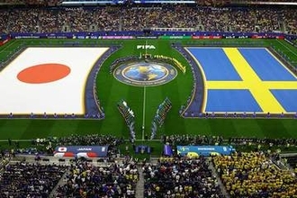 スウェーデンのユニが「IKEAすぎないか」　“同カラー”の1着に「それにしか見えん」