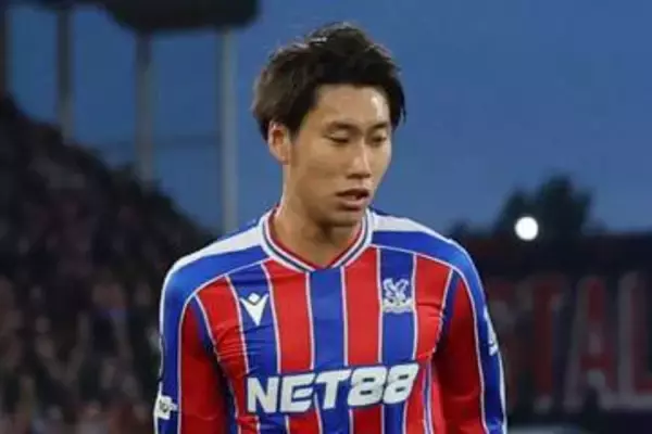 プレミアクラブ新ユニが「サガン鳥栖」　日本代表MFも着用…ファン賛否「否めない歯磨き粉感」