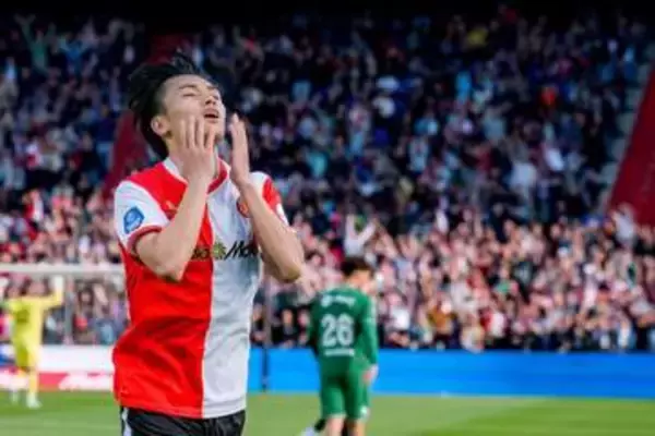 日本代表エースが「欧州で鹿島ってる」　2対1でも圧倒…強靭肉体に驚愕「すごすぎる」