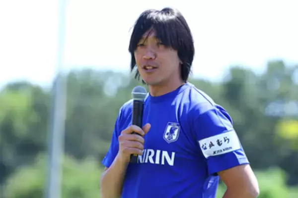 中村俊輔コーチ「エネルギー出た」　激レア姿を披露…現役時代は「あまりしてこなかった」