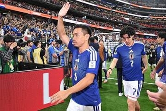 長友佑都の右腕にキラリ「とんでもないこと」　W杯の特別仕様が「マジで凄すぎる」