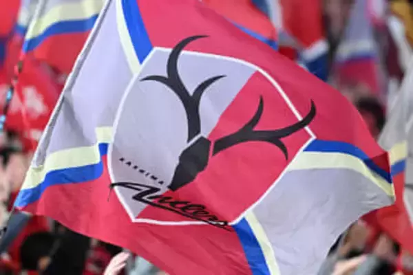 鹿島が新ユニフォーム発表「新たな夜明けへ」　レッド→ネイビーに変更…伝統と革新が融合した新デザイン