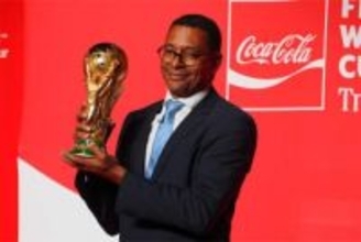 W杯レジェンド、日本は「私の人生、キャリアを変えた」　24年ぶりの“所作”に「重いです」