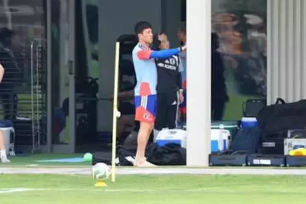 遠藤航が4日目で初のピッチに姿　別メニューで調整…練習場は“コロコロ変更”で3か所目