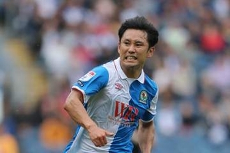 日本人がイングランドで衝撃ゴール　現地ファン熱狂…浮き球、ペナ外からのボレー弾が話題