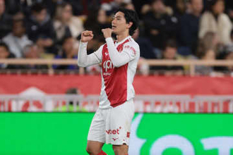 PSG撃破の決勝弾…日本人が「うますぎる」　冷静トラップ→左足一閃「決定力の高さ」