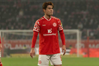 佐野海舟に最高評価「重要な存在であることを証明」　現地称賛の90分間…随所で圧巻パフォ披露