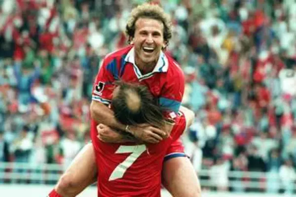 “神様”ジーコ来日の舞台裏「歴史的な転換点」　当時38歳も…鹿島が常勝軍団になった理由