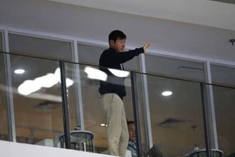 韓国人監督がサプライズ登場　A代表指揮も電撃解任…ファンが示した”強い愛情とリスペクト”