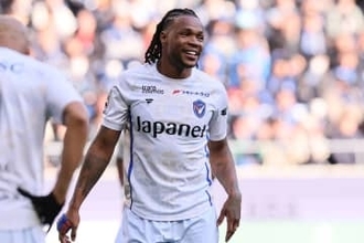 代表OBも驚愕の一撃「尋常じゃない」　J強力助っ人の直接FK弾が「2段階で曲がっている」