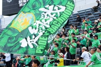 馬モチーフの斬新デザイン「好きすぎる」　Jクラブ新ユニ発表…ファン好評「欲しい」