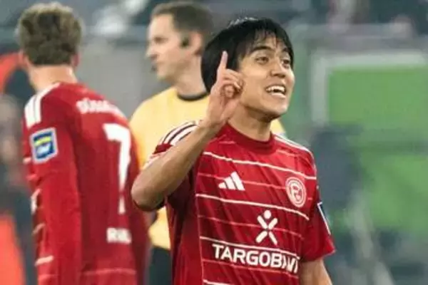 有名な”川”デザインの1着「これは買う」　独名門の特別ユニに現地ファン注目「クール」