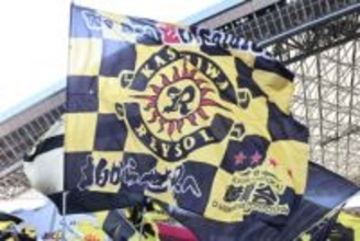 半年間限定の新ユニが発表「2ndが人気出そう」　中央に3本ラインを配置「縦線は珍しい」