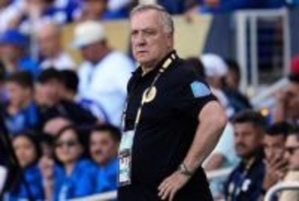 W杯初出場国、監督人事で二転三転　78歳「熟練の名将」が就任…昨夜の理事会で緊急決定