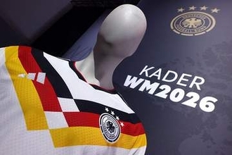 ドイツ代表、W杯のメンバー発表　40歳ノイアーが5大会連続、18歳の新星カールも選出