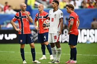 イングランド同点弾に異変？　空中で“ケーブル”と接触可能性も…FIFAは否定「証拠はない」