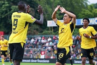 欧州名門の日本語ユニ「リアルタイム翻訳みたい」　特別仕様がお披露目「Jリーグでもないんちゃう？」
