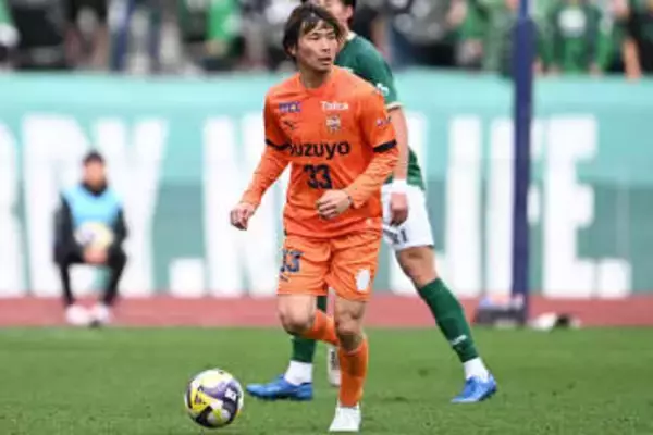 元日本代表の超絶テク「うますぎる」　若手指導に反響…名物コーチの「存在感強い」