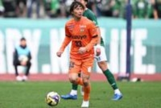 元日本代表の超絶テク「うますぎる」　若手指導に反響…名物コーチの「存在感強い」