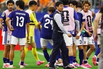 日本代表のベンチに遠藤航のユニホーム　初戦の3日前に怪我で離脱…代表引退を発表