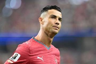 C・ロナウドが”茶髪”にイメチェン　W杯、オフ明け…爽やかな姿でチームに合流