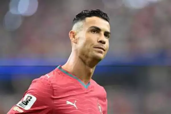 C・ロナウドが”茶髪”にイメチェン　W杯、オフ明け…爽やかな姿でチームに合流