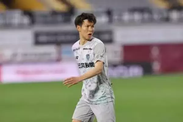 “地を這う一撃”が「漫画みたい」　フェイント→右足一閃…ファン衝撃「プロってすげえ」