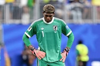 鈴木彩艶は「移籍市場を盛り上げる」　W杯で躍動…動向に英注目「電話が鳴り響く」