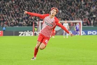 21歳日本代表は「完璧なジョーカーとなった」　途中出場で2G…現地紙絶賛「試合をひっくり返した」