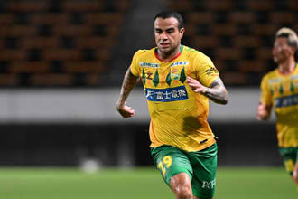 昇格を決めた助っ人FW「努力が報われた」　言葉詰まらせ涙「力になれたこと嬉しく思います」