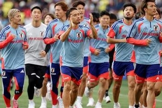 日本代表の実写カード「すごいの来た」　220円で発売…全48種に反響「コンプしたい」