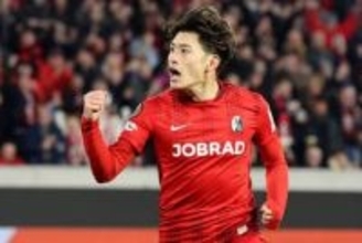 独日本人の驚愕プレー「エグすぎる推進力」　3人連れ…自陣からドリブルに「ノリノリだ」