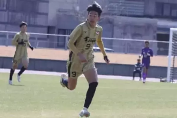 大迫勇也も背負った”伝統の9番”　FW歴半年で感じる重み…目指すべき「真のエース」