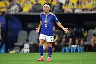 長友佑都がスウェーデン戦で途中出場　白バンダナ姿でW杯5大会連続出場…アジア人初の快挙