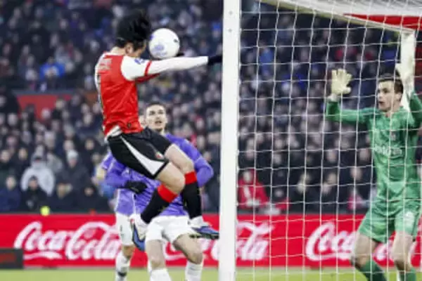 上田綺世の“驚愕の一撃”は「入っていた」　ファン・ペルシー監督が不満「判定に納得できない」