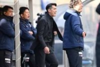 槙野監督の初イエロー「選手に止められた」　初勝利呼んだ“カツ”…ベンチから操った雰囲気