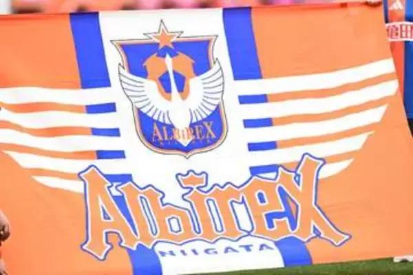 超人気映画と異例タイアップが「斜め上すぎ」　主演アイドルに扮した選手にファン驚愕「カッコイイ」