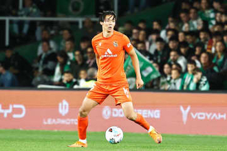 20歳日本人がトップチームに「いてるやん！」　久保建英と一緒に参加…デビュー期待「そう遠くない」