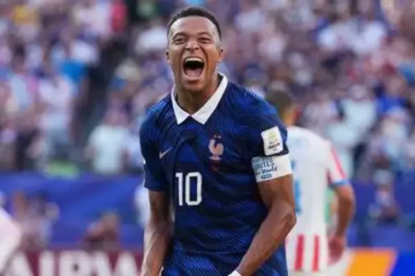 エンバペが史上初の2大会連続で得点王　W杯で56年ぶり2桁ゴールの偉業…メッシに2差つけて快挙