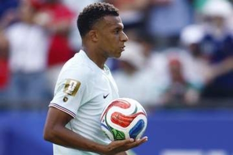 フランスFWエムバペ、痛恨のPK失敗　準々決勝でモロッコと対戦