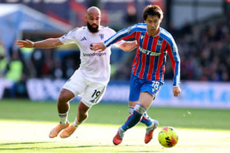 マンU若手を弾き飛ばす…日本人が「かっちょええ」　即スルーパスに衝撃「動きが早い」