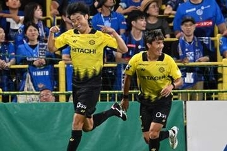 柏が開幕戦で白星スタート　垣田の先制弾、小泉が圧巻ゴラッソ…水戸はPKで1点返すも敗戦