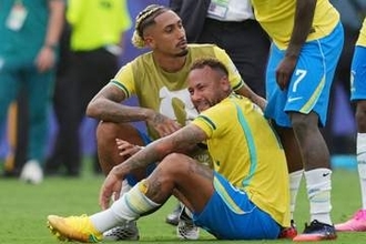 ネイマールが終了直後に号泣　王国ブラジルがまさかのベスト16敗退…ノルウェーに敗れピッチで落胆